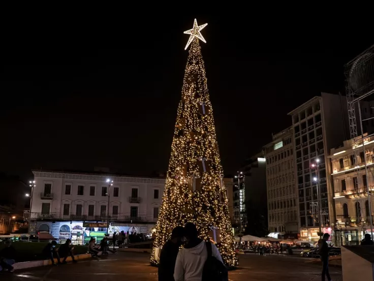 Οι δήμοι της Αττικής «στρώνουν» χριστουγεννιάτικο τραπέζι