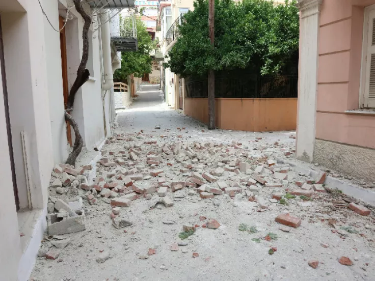 Μυτιλήνη: "Κίτρινα" 9 σπίτια στην περιοχή Μολύβου, από τα 46 που εμφάνισαν προβλήματα λόγω σεισμού - Συνεχίζονται οι αυτοψίες