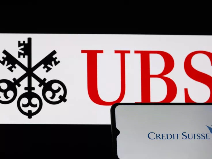Ο γάμος UBS – Credit Suisse δεν σταματά τον πανικό: Ματώνουν οι αγορές