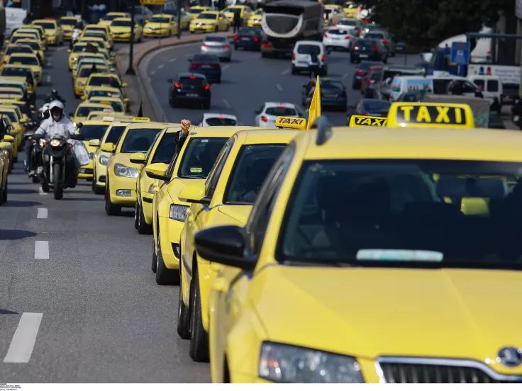 «Παραλύει» η Αθήνα: Σε απεργία και στάση εργασίας οι οδηγοί των ταξί