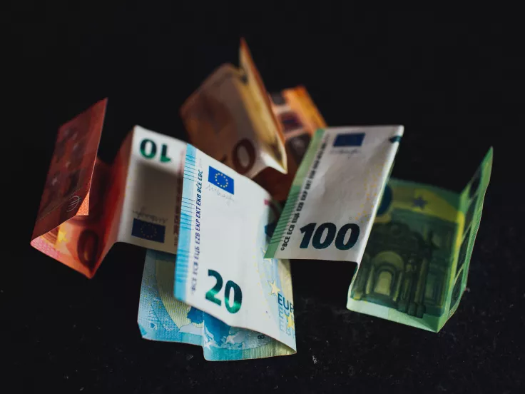 ΔΥΠΑ: Καταβάλλεται σήμερα το «μπόνους» 300 ευρώ σε μακροχρόνια ανέργους