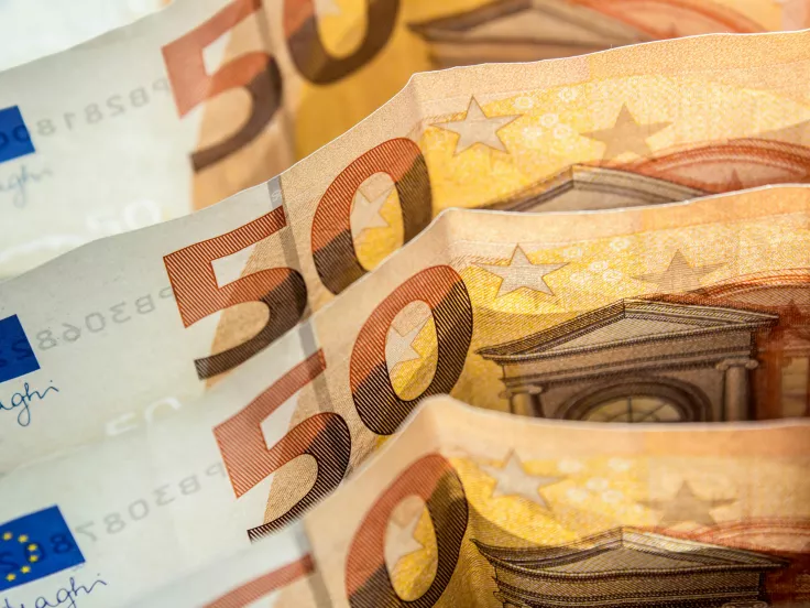 Ποιοι άνεργοι δικαιούνται επίδομα 718 ευρώ από τη ΔΥΠΑ