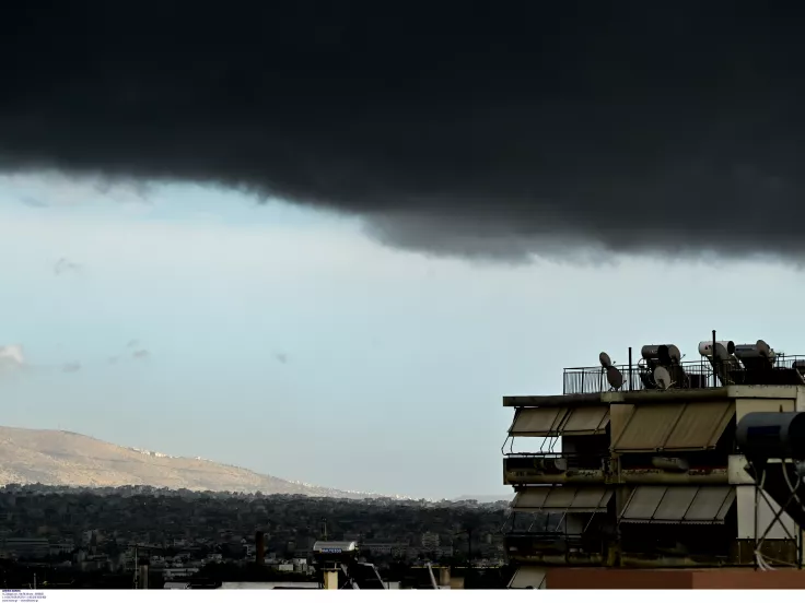 «Βούλιαξε η Αττική από την κακοκαιρία Atena: Πότε θα «χτυπήσει» σήμερα