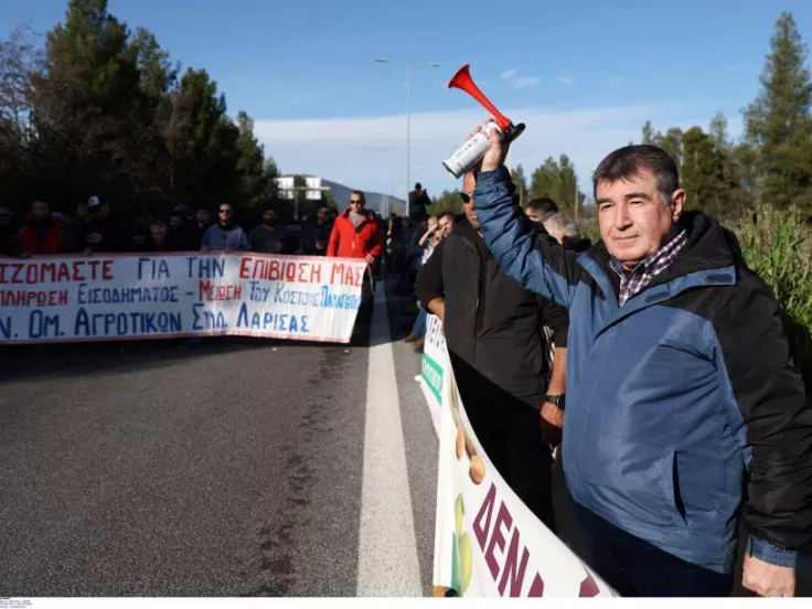 Αγρότες: Κλιμακώνουν τον αγώνα τους με περισσότερα μπλόκα - Τι απαντά ο αρμόδιος υπουργός 