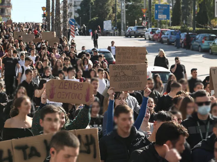 Έγκλημα Τεμπών: Μαζικό «παρόν» έδωσαν μαθητές και φοιτητές στο συλλαλητήριο του Πειραιά ενάντια στη συγκάλυψη