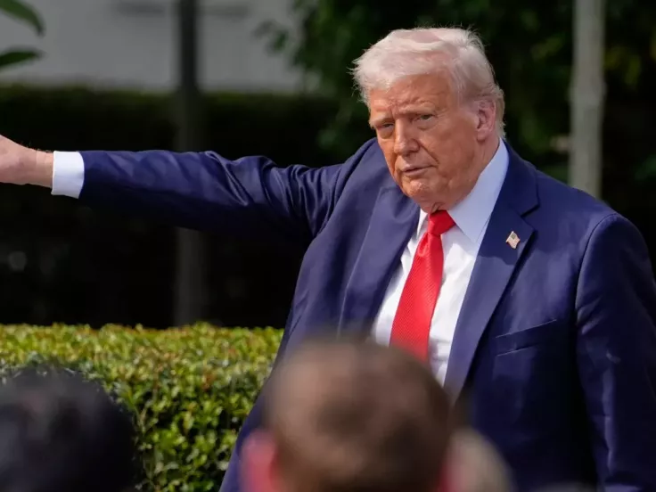 Tραμπ: Ανακοίνωσε σημαντική μείωση στους δασμούς στην Κίνα