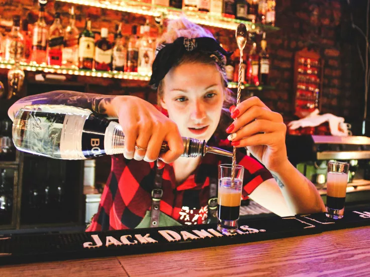 Barwoman - bar