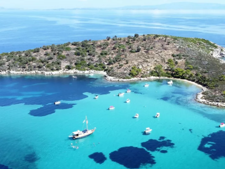 Προσλήψεις σε Δήμους: 15 θέσεις χωρίς πτυχίο στη Σιθωνία