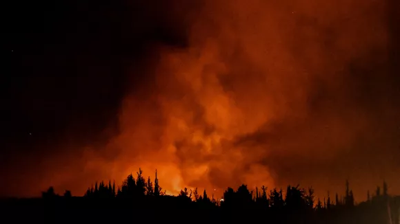 Κορινθία: Ολονύχτια «μάχη» με τις φλόγες στο Σοφικό (εικόνες)