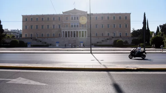 Δεκαπενταύγουστος: Πόλη-«φάντασμα» η Αθήνα - Εικόνες από το άδειο κέντρο