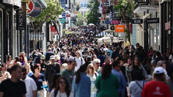 ΙΟΒΕ: Έκθεση αποκαλύπτει πως ο ελληνικός πληθυσμός γερνάει - Αρνητικό το φυσικό ισοζύγιο σε 13 περιφέρειες