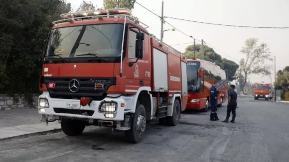 Κορωπί: Φωτιά σε χώρο ανακύκλωσης οχημάτων - Δύο τραυματίες