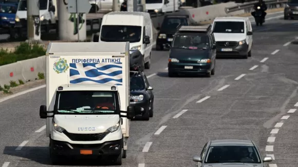 Συνελήφθη ο οδηγός του φορτηγού από όπου έπεσαν τα χώματα στον Κηφισό – Πήρε πρόστιμο