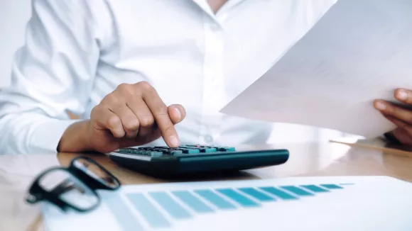 ΑΑΔΕ: 111,62 δισ. τα ληξιπρόθεσμα χρέη – 5,7 δισ. απλήρωτοι φόροι από το 2025