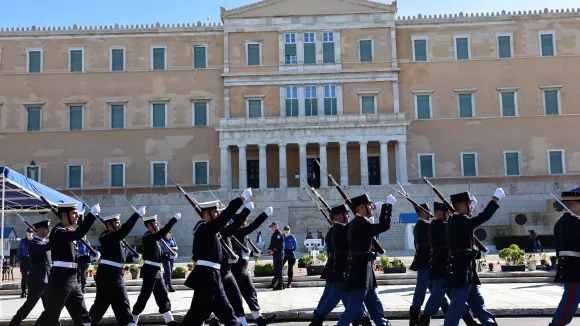 Καιρός: Με τι καιρό θα γίνουν σήμερα οι παρελάσεις στη χώρα