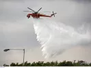 Πυρκαγιά στον Ασπρόπυργο: Επιχειρούν επίγειες και εναέριες δυνάμεις
