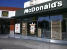 Σοκ στα McDonald’s: Ένας νεκρός και 49 άρρωστοι από βακτήριο σε μπέργκερ