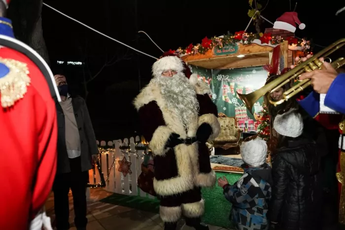 Χριστούγεννα στις γειτονιές της Αθήνας