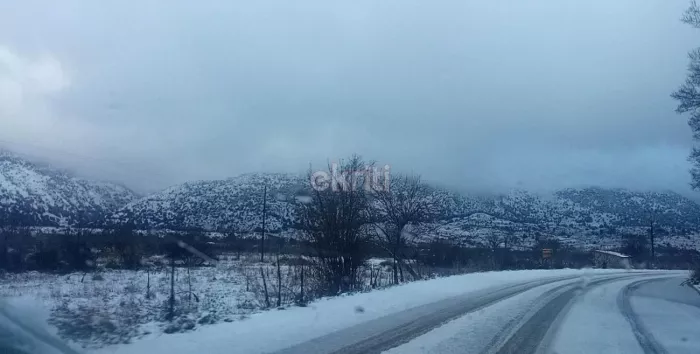 Κρήτη: Στα λευκά το Οροπέδιο Λασιθίου - Κλειστά τα σχολεία λόγω προβλημάτων στην ηλεκτροδότηση