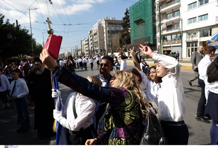 Εικόνες από την παρέλαση στο κέντρο της Αθήνας