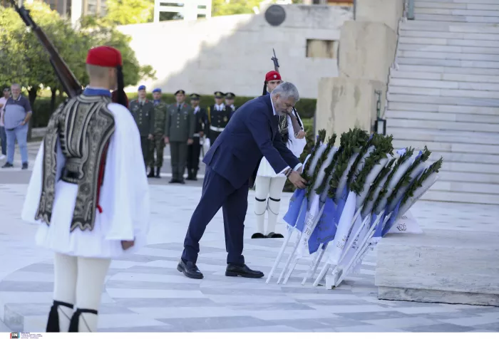 Μαθητική παρέλαση 28ης Οκτωβρίου στο κέντρο της Αθήνας