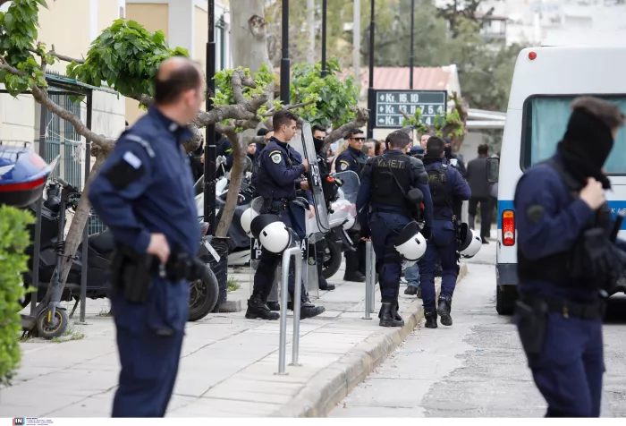 Δολοφονία αστυνομικού στου Ρέντη: Στον Εισαγγελέα οι 67 συλληφθέντες