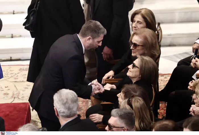 Το ύστατο χαίρε στον Κώστα Σημίτη (φωτογραφίες – βίντεο) 