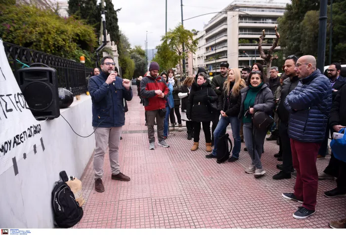 Επιτυχόντες γραπτού ΑΣΕΠ: Διαμαρτυρία έξω από το υπουργείο Εσωτερικών