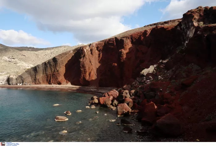 Κόκκινη Παραλία στη Σαντορίνη