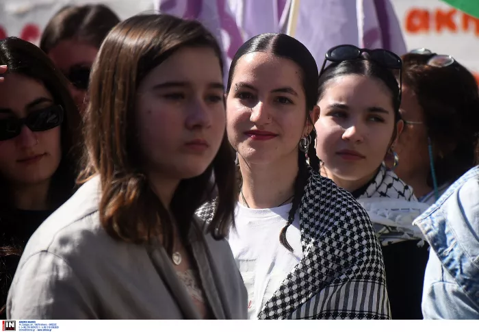 Ημέρα της Γυναίκας: Ένταση στην πορεία με την ΕΛΑΣ να κάνει χρήση χημικών