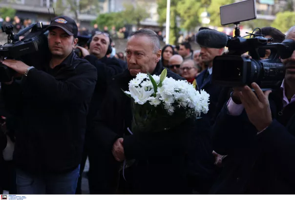 Βασίλης Καρράς: Σήμερα το λαϊκό προσκύνημα στη Θεσσαλονίκη -Την Τετάρτη η κηδεία