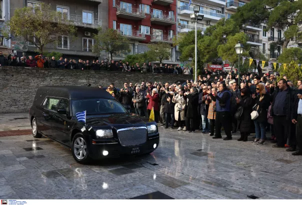 Βασίλης Καρράς: Σήμερα το λαϊκό προσκύνημα στη Θεσσαλονίκη -Την Τετάρτη η κηδεία